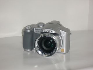 LUMIX FZ7